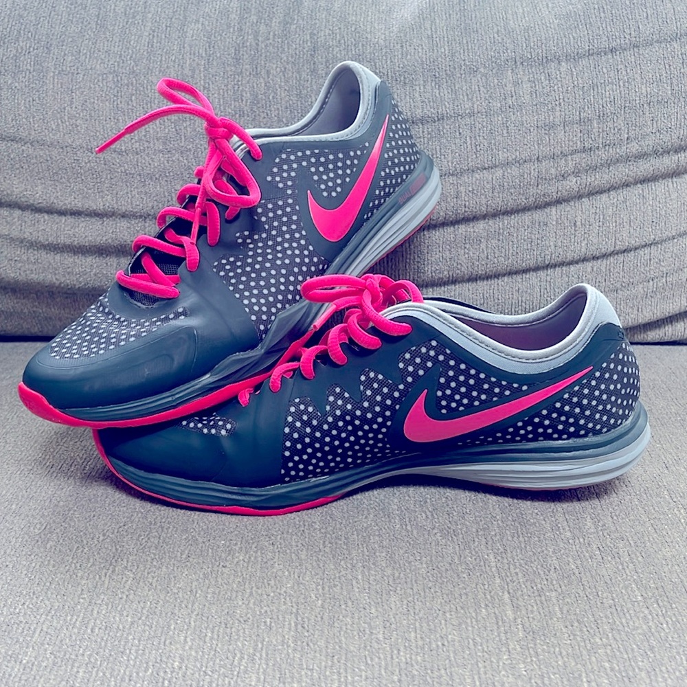 8.5 Women’s Nike gray and hot pink sneakers